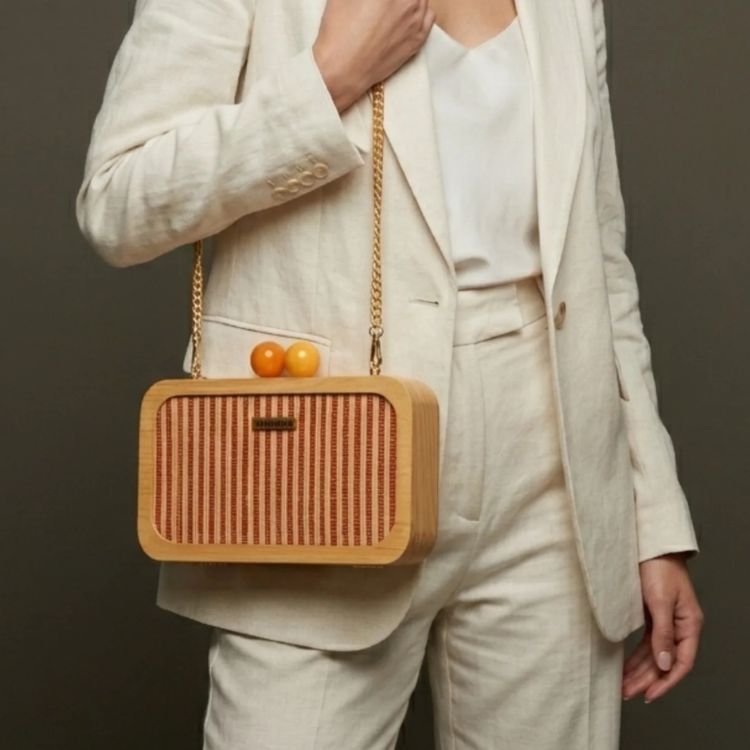 Aira Woodline Clutch